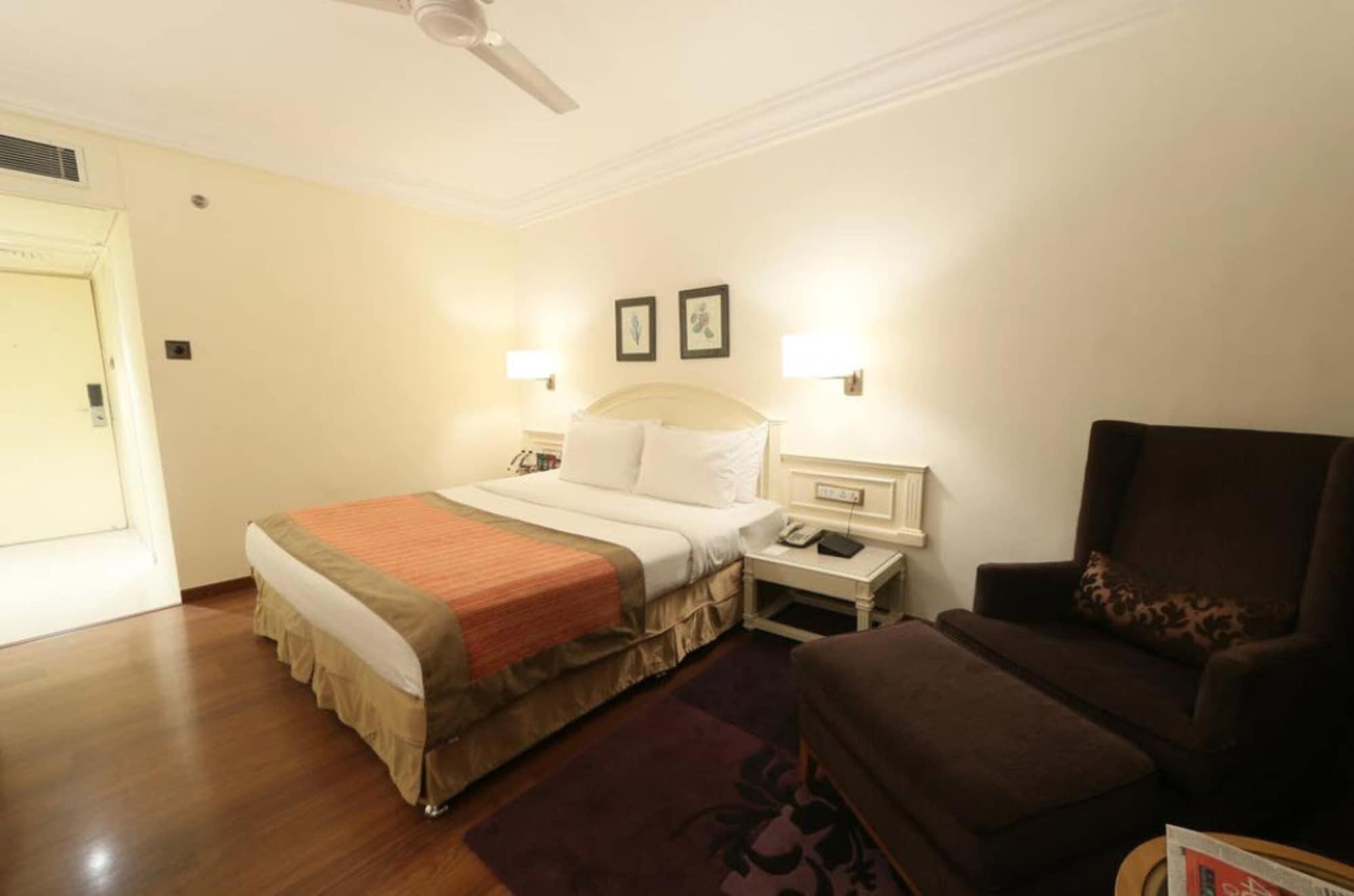 Hotel Bawa International Мумбаи Экстерьер фото