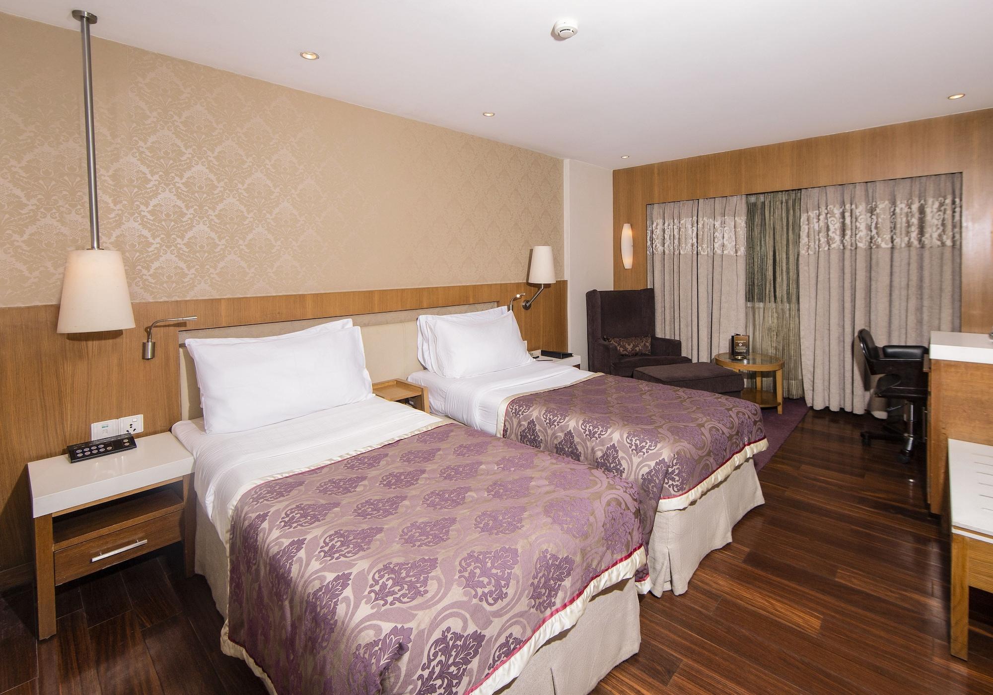 Hotel Bawa International Мумбаи Экстерьер фото
