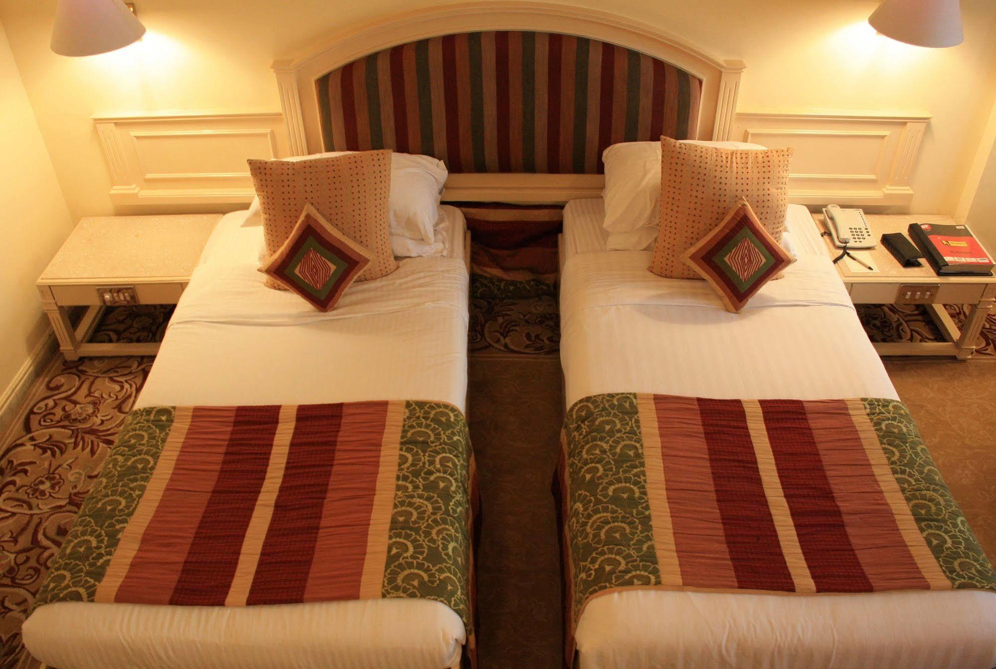 Hotel Bawa International Мумбаи Экстерьер фото