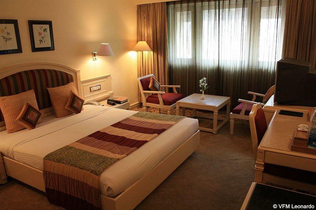 Hotel Bawa International Мумбаи Экстерьер фото